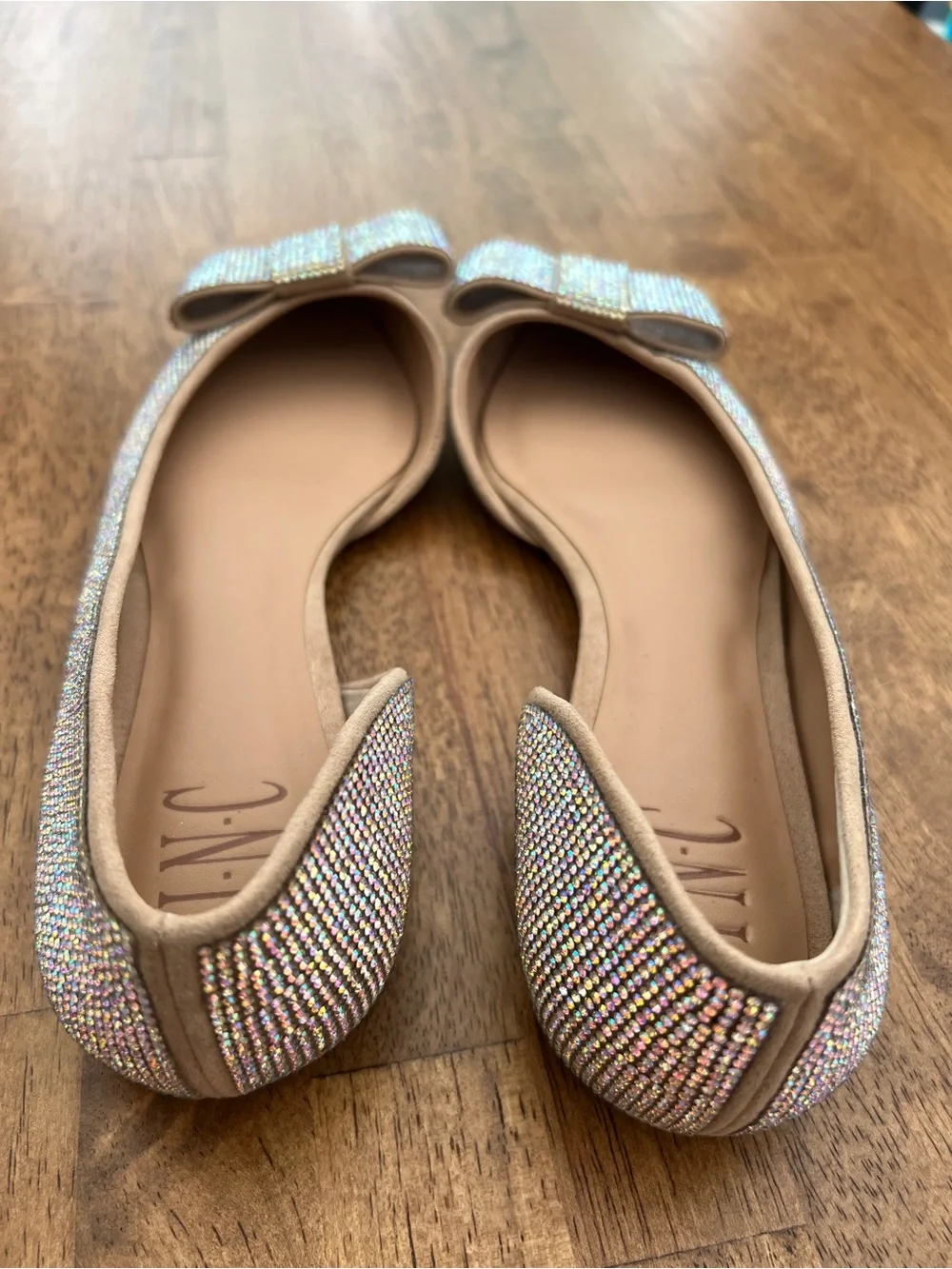 INC‎ International Concepts Iridescent Crystal Bow Pointed Flats
